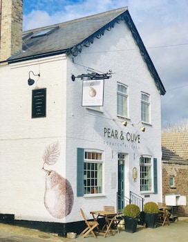 Pear Tree Inn Pear & Olive - Inns with Pet Rooms in Cambridge