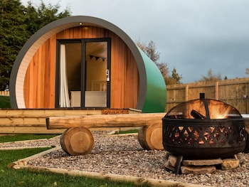 Inverness Glamping - Caravan parks with Pet Rooms in Inverness