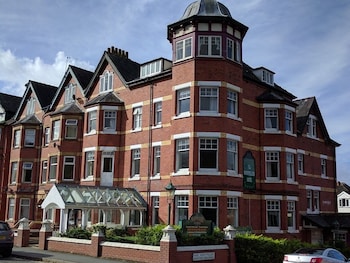 Montpellier Hotel - Hotels with Pet Friendly Rooms in Llandrindod Wells