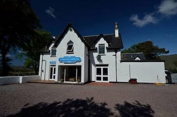 Strathcarron Hotel - Hotels with Pet Rooms in Strathcarron