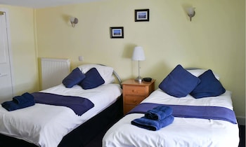 Red Lion Inn - Hotels with Pet Friendly Rooms in Doune