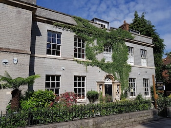 The Covenstead - Guest houses with Pet Rooms in Glastonbury