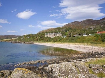 Gairloch Hotel - Hotels with Pet Rooms in Gairloch