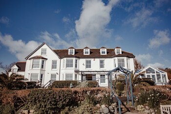 The Bay Hotel - Hotels with Pet Rooms in Helston