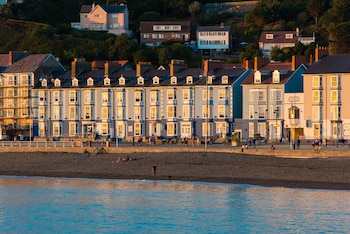 Gwesty'r Marine Hotel & Spa - Hotels with Pet Rooms in Aberystwyth