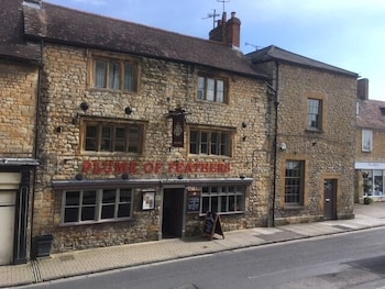 The Plume Of Feathers - Inns with Pet Rooms in Sherborne