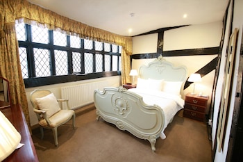 Crown Hotel - Hotels with Pet Rooms in Nantwich