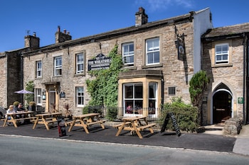 The Wheatsheaf Inn - Hotels with Pet Rooms in Leyburn