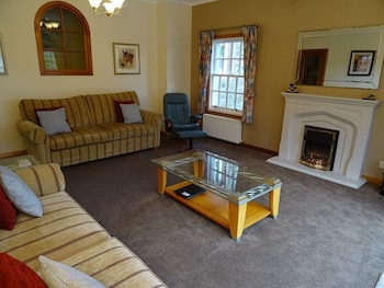 Rural Retreat 2 Miles From Perth, Pets Welcome - Cottages with Pet Rooms in Perth