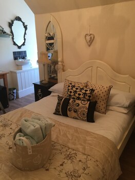 Baytree House - B&Bs with Pet Friendly Rooms in Lowestoft