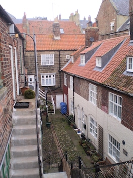 The Pebbles - Apartments with Pet Friendly Rooms in Whitby