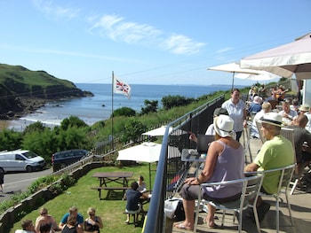 The Sun Bay Hotel Amp  Restaurant - Hotels with Pet Friendly Rooms in Kingsbridge