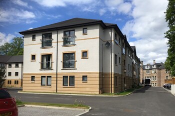 Inverness City Suites - Hedgefield - Apartments with Pet Rooms in Inverness