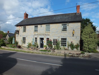 The Greyhound Inn Taunton - B&Bs with Pet Friendly Rooms in Taunton