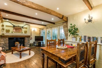 The Hayloft - Cottages with Pet Rooms in Totnes