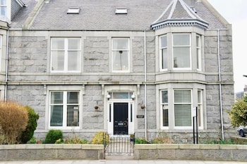 Camillia Guest House - Guest houses with Pet Rooms in Aberdeen