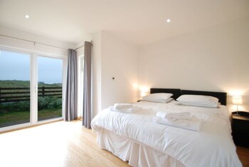 Celyn Y Mor - Holiday homes with Pet Rooms in Rhosneigr