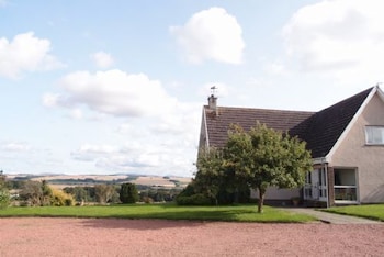 Edmonston House - Holiday homes with Pet Rooms in Kelso