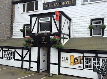 The Stag Hotel - Hotels with Pet Rooms in Banchory