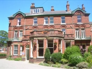 Green Gables Hotel Scarborough - Guest houses with Pet Friendly Rooms in Scarborough