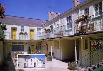 Trinity Mews - Apartments with Pet Rooms in Torquay