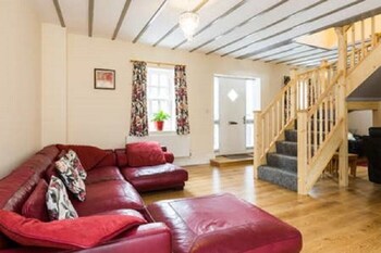 The Old Post Office - Bretforton Holiday Home - Holiday homes with Pet Rooms in Evesham