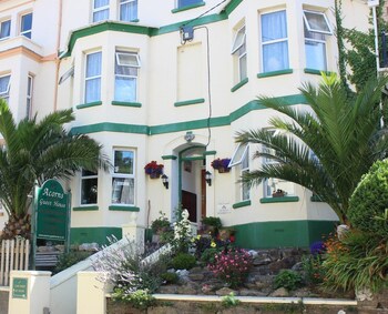 Acorns Guest House - B&Bs with Pet Rooms in Ilfracombe