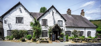 The West Arms - Inns with Pet Friendly Rooms in Llangollen