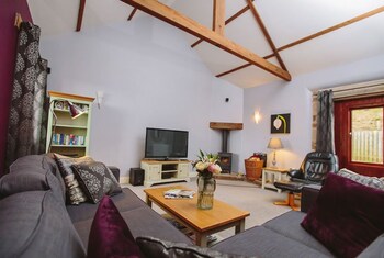 Tower Barn (hot Tub) - Apartments with Pet Friendly Rooms in Brampton