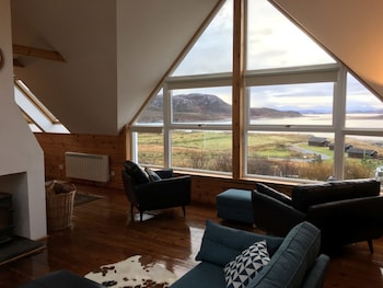 Windyhill Lodge 14665 - Apartments with Pet Rooms in Ullapool