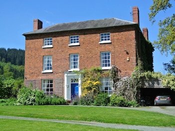 Brimford House - B&Bs with Pet Rooms in Shrewsbury