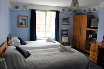 Hawthorns Hotel - B&Bs with Pet Rooms in Glastonbury