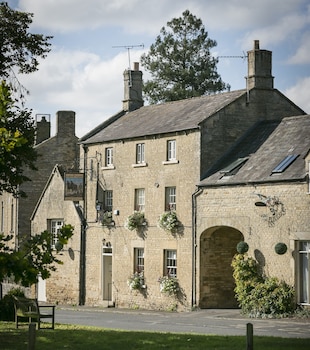 The Kingham Plough - Inns with Pet Rooms in Chipping Norton