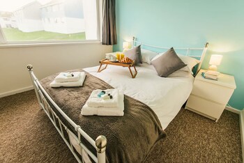 Surf View House - Guest houses with Pet Friendly Rooms in Newquay