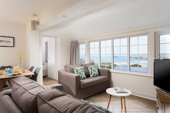 Oystercatcher Apartments - Hotels with Pet Rooms in Wadebridge