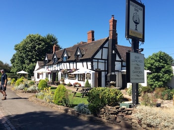 The Fountain Oldwood - Inns with Pet Rooms in Tenbury Wells