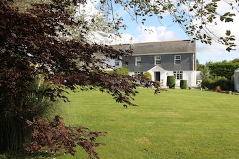 Treweens Bed Amp  Breakfast - B&Bs with Pet Friendly Rooms in Wadebridge