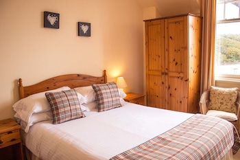 The Royal Oak Hotel - Hotels with Pet Rooms in Buckie