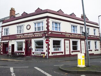 The Rolleston Arms - Inns with Pet Rooms in Swindon