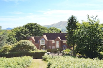 Beautiful Detached Country House Nestled In The Shropshire Hills Aonb - Cottages with Pet Rooms in Church Stretton