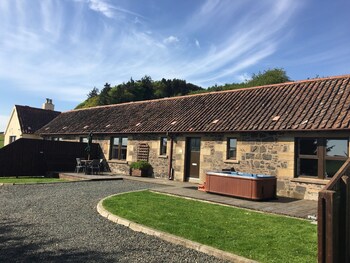 Cherry Blossom Cottage - Cottages with Pet Rooms in Cupar