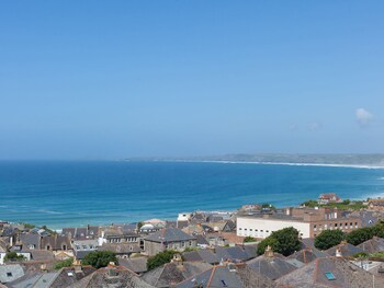 Number 5 - Cottages with Pet Friendly Rooms in Newquay