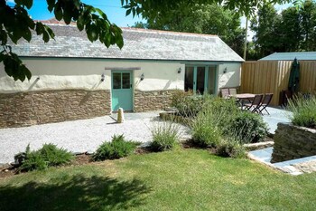 Lovely Barn, Tranquil Location! - Holiday homes with Pet Rooms in Truro