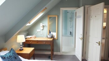 Tenby Towers - Cottages with Pet Friendly Rooms in Tenby