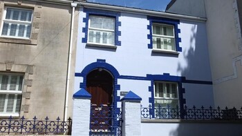 Ty Carreg - Cottages with Pet Rooms in Tenby