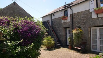 The Stable - Cottages with Pet Rooms in Tenby