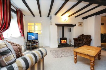 Braunton April Cottage 3 Bedrooms - Cottages with Pet Rooms in Braunton