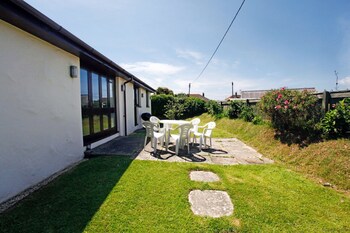 Croyde Peach Cottage 3 Bedrooms - Cottages with Pet Rooms in Braunton