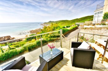 Woolacombe Admirals Lodge 6 Bedrooms - Cottages with Pet Rooms in Woolacombe