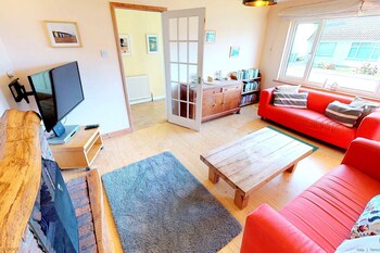 Croyde Nauwai 2 Bedrooms - Cottages with Pet Rooms in Braunton